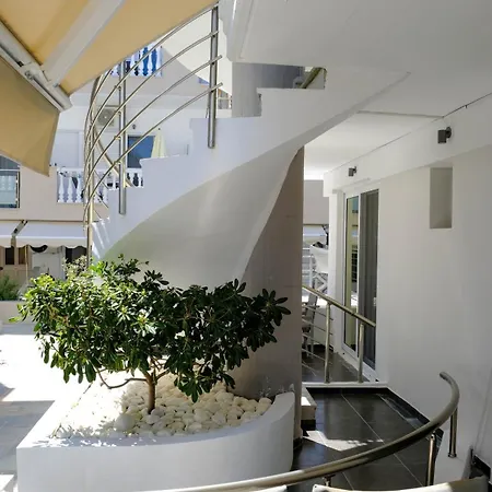 Cocoon Hotel-beach Bar فندق