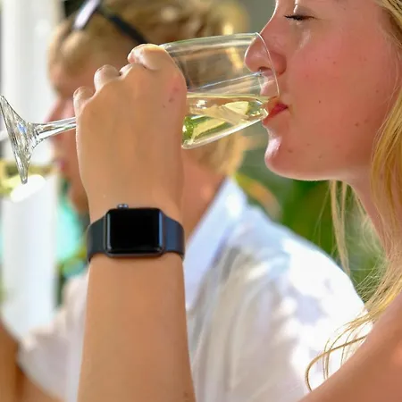 Cocoon Hotel-beach Bar Hotel *