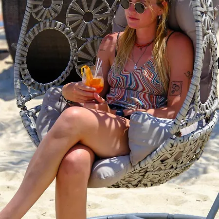 Cocoon Hotel-beach Bar