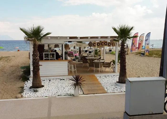 Cocoon Hotel-beach Bar *