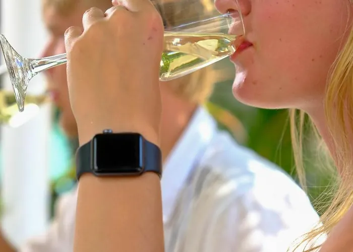 Cocoon Hotel-beach Bar Hotel *