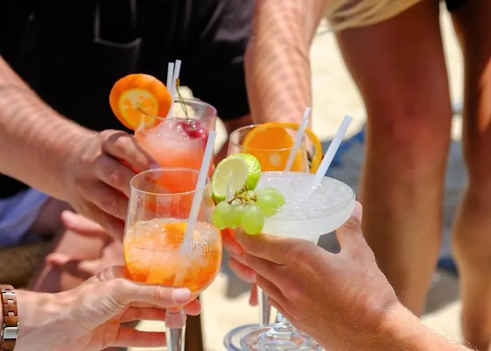 Cocoon Hotel-beach Bar *