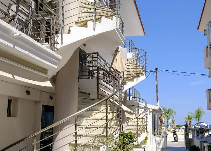 Cocoon Hotel-beach Bar Hotel *