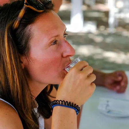 Cocoon Hotel-beach Bar Szálloda Szárti