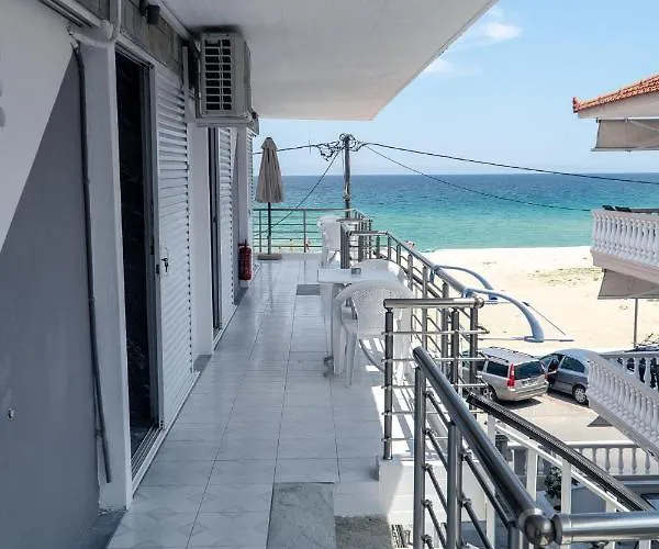 Отель Cocoon Hotel-beach Bar *