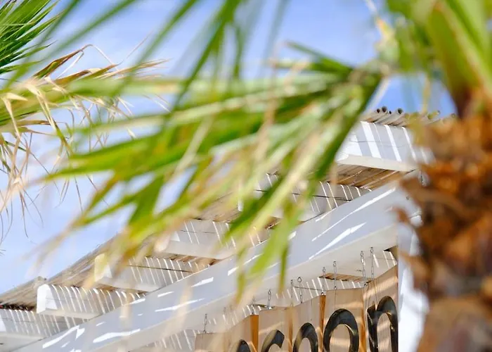 Отель Cocoon Hotel-beach Bar Сарти